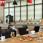 Kyriad Lyon Est Stadium Eurexpo Мезье