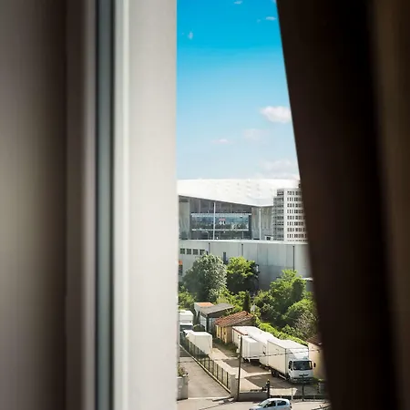 Kyriad Lyon Est Stadium Eurexpo Hotel 3*