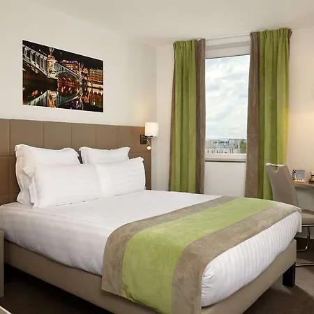 Kyriad Lyon Est Stadium Eurexpo Meyzieu Hotel