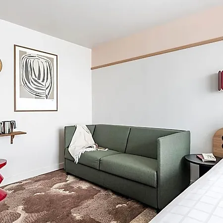 Hotell Kyriad Lyon Est Stadium Eurexpo 3*