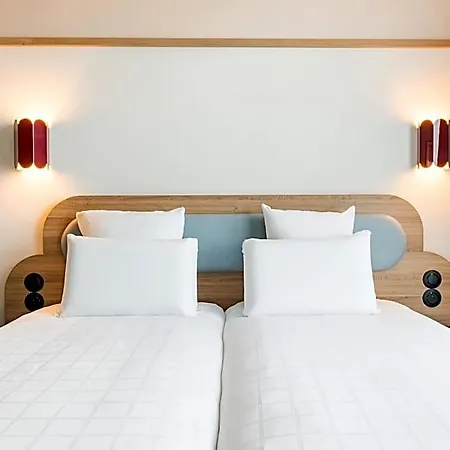 Hotell Kyriad Lyon Est Stadium Eurexpo 3*