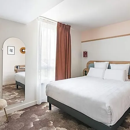 Kyriad Lyon Est Stadium Eurexpo Hotell 3*