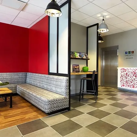 Отель Kyriad Lyon Est Stadium Eurexpo 3*
